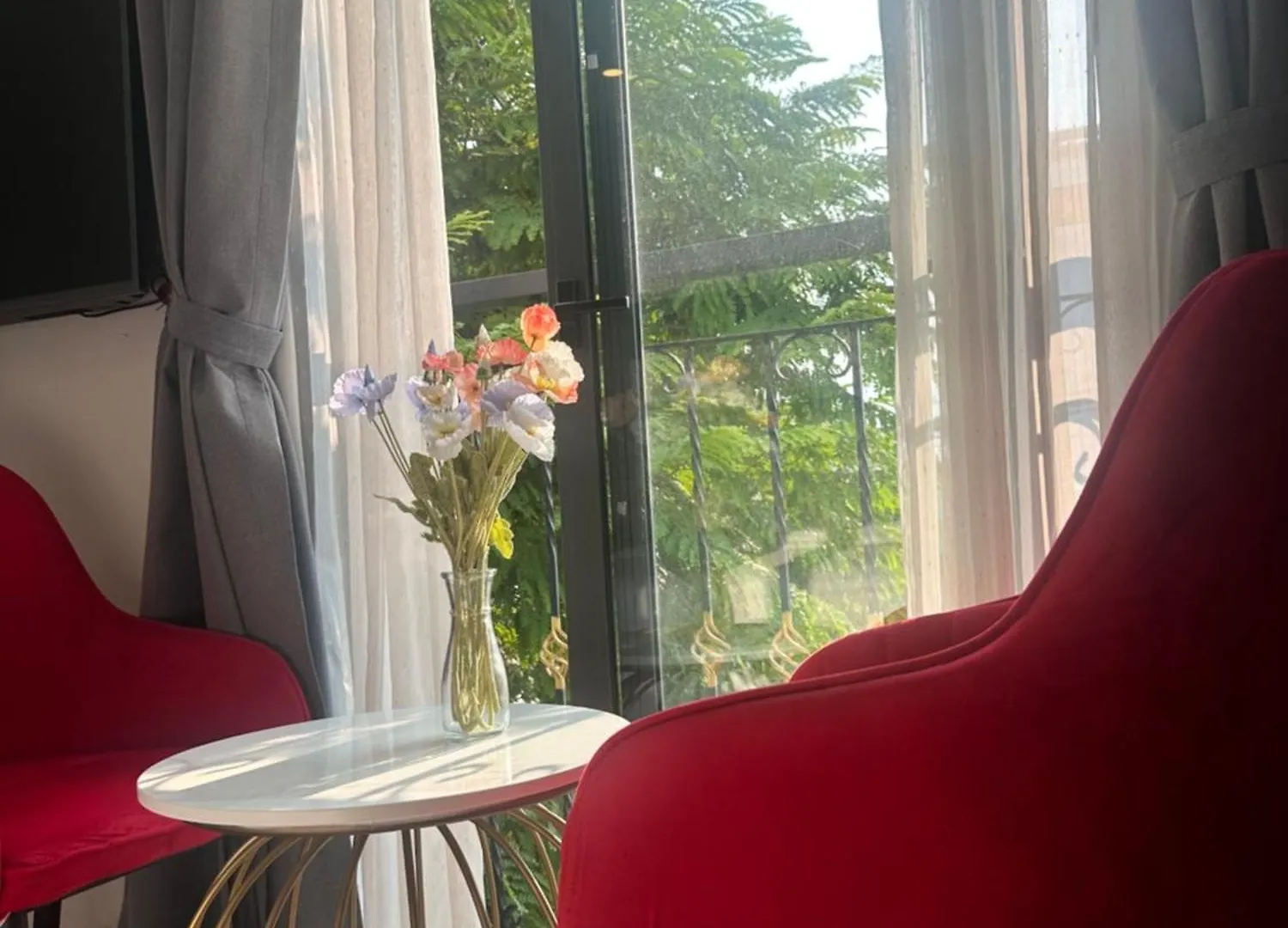 Apartment Can Phong Tran Ngap Anh Sang Tu Nhien Luon Mang Lai Nguon Nang Luong Tich Cuc Da Nang